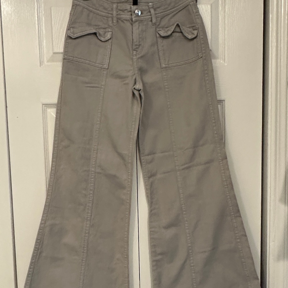 H&M Women's Flare Jeans in Light Gray NWOT